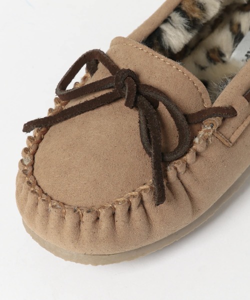 Minnetonka(ミネトンカ)の「MINNETONKA KIMMY(その他シューズ・レディース・キャメル/ブラック/チャコールグレー・6/8/7)」の12枚目の写真
