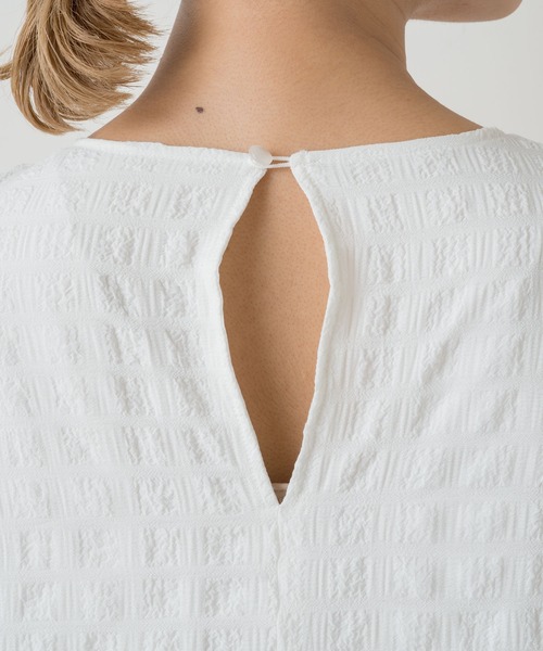 Kastane(カスタネ)の「シャーリングティアードミニワンピース(ワンピース・レディース・ブラック/オフホワイト・FREE)」の14枚目の写真