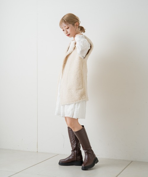 Kastane(カスタネ)の「シャーリングティアードミニワンピース(ワンピース・レディース・ブラック/オフホワイト・FREE)」の6枚目の写真