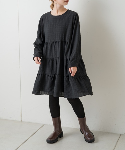 Kastane(カスタネ)の「シャーリングティアードミニワンピース(ワンピース・レディース・ブラック/オフホワイト・FREE)」の22枚目の写真