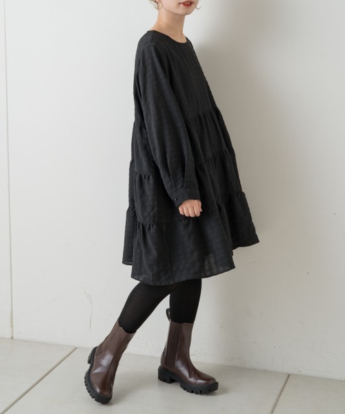 Kastane(カスタネ)の「シャーリングティアードミニワンピース(ワンピース・レディース・ブラック/オフホワイト・FREE)」の21枚目の写真