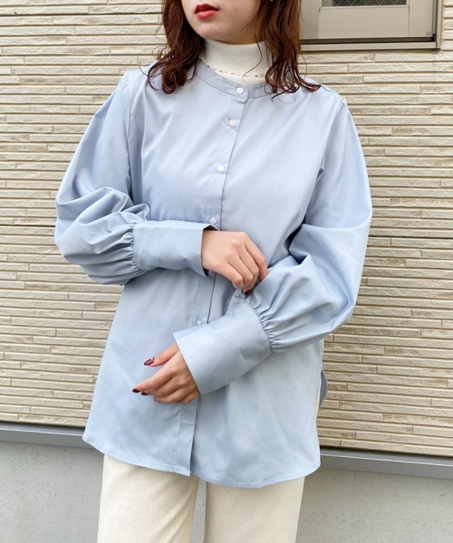 CLEA(クレア)の「2WAYバンドカラーボリュームスリーブブラウス〇(シャツ/ブラウス・レディース・ホワイト/ブルー/グリーン・S/M)」の2枚目の写真