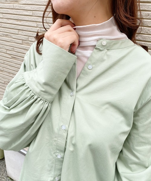 CLEA(クレア)の「2WAYバンドカラーボリュームスリーブブラウス〇(シャツ/ブラウス・レディース・ホワイト/ブルー/グリーン・S/M)」の9枚目の写真
