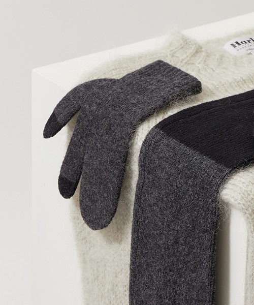 FENNEC（フェネック）の「【FENNEC 】ニットティミ グローブ(ver.4) / FENNEC KNIT TIMI GLOVES_ver.4（手袋・レディース・チャコール/ラベンダー・FREE）」の4枚目の写真