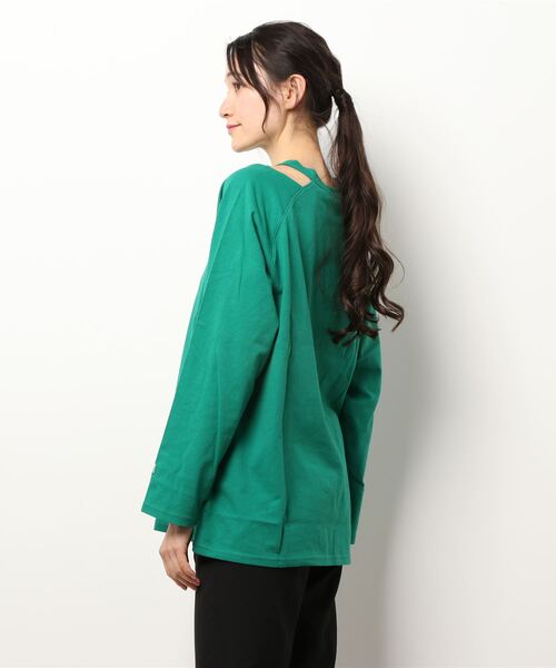 EMODA（エモダ）の「BOX SLIT LOGO L/T（Tシャツ/カットソー・レディース・ホワイト/グリーン・FREE）」の3枚目の写真