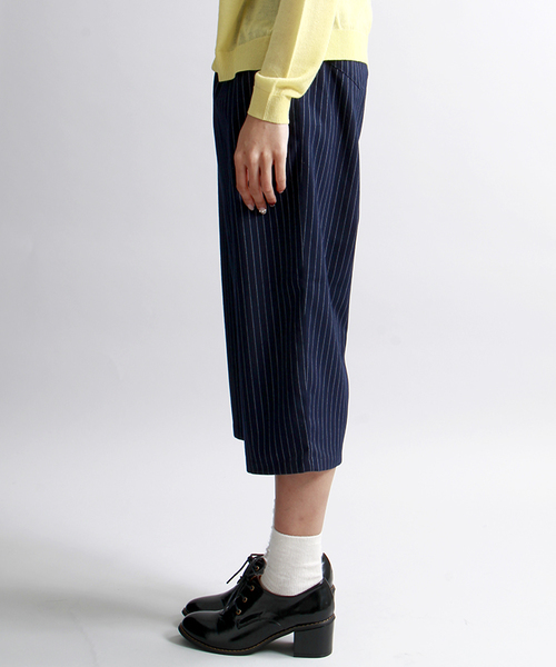 WEGO(ウィゴー)の「WEGO/タックワイドクロップドパンツ(その他パンツ・レディース・ライトグレー/ベージュ/ブルー・FREE)」の4枚目の写真