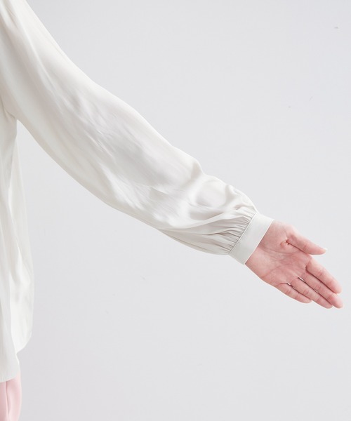 ROPE' PICNIC(ロペピクニック)の「【2WAY】メタルギャザーブラウス(シャツ/ブラウス・レディース・ベージュ/グリーン/サックスブルー/イエロー/チャコールグレー・38)」の10枚目の写真