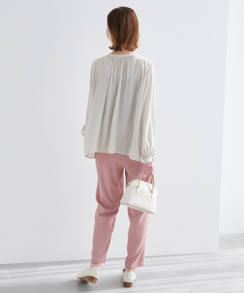 ROPE' PICNIC(ロペピクニック)の「【2WAY】メタルギャザーブラウス(シャツ/ブラウス・レディース・ベージュ/グリーン/サックスブルー/イエロー/チャコールグレー・38)」の17枚目の写真