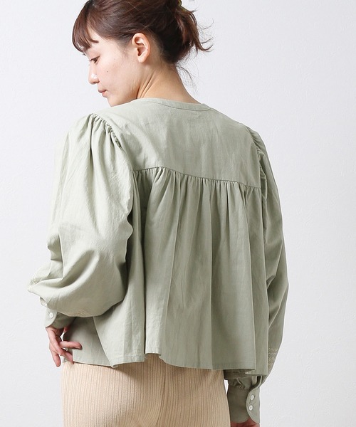 Crisp（クリスプ）の「クロスフラワーパフブラウス（シャツ/ブラウス・レディース・ホワイト/グリーン・FREE）」の10枚目の写真