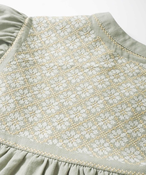 Crisp（クリスプ）の「クロスフラワーパフブラウス（シャツ/ブラウス・レディース・ホワイト/グリーン・FREE）」の15枚目の写真