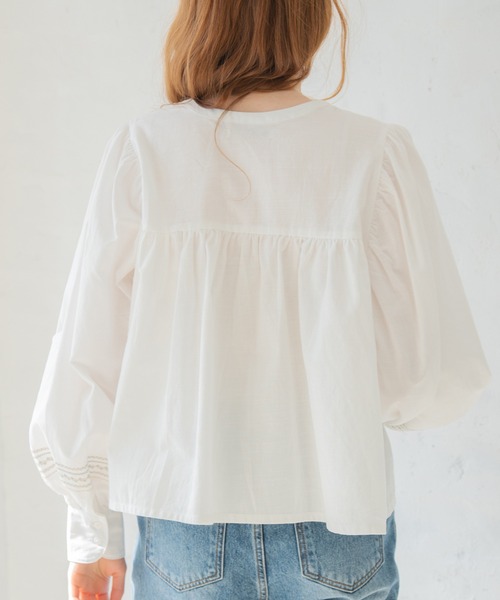 Crisp（クリスプ）の「クロスフラワーパフブラウス（シャツ/ブラウス・レディース・ホワイト/グリーン・FREE）」の21枚目の写真