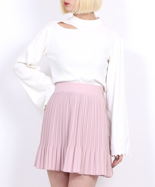 PUNYUS(プニュズ)の「カットアウトリブ長袖トップス(Tシャツ/カットソー・レディース・ブラック/オフホワイト/グリーン・1/2/4/3)」の1枚目の写真