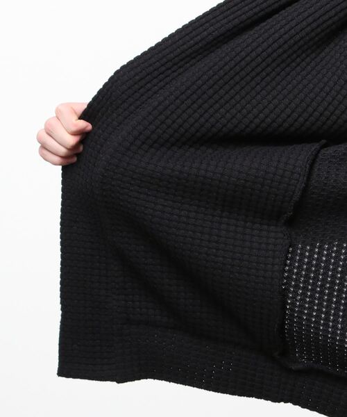 SEAGREEN（シーグリーン）の「SEAGREEN(シーグリーン) [WEB限定] BIG WAFFLE CARDIGAN（カーディガン/ボレロ・メンズ・ブラック・2/3/4/1）」の4枚目の写真