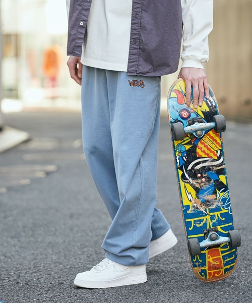 WEGO（ウィゴー）の「■■■WEGO/【WEB限定】ワンポイントピグメントパンツ■■■（スウェットパンツ・メンズ・ベージュ/ブルー/スミクロ/ワイン・MEDIUM/LARGE/X-LARGE）」の3枚目の写真