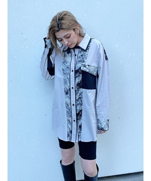 ENVYM（アンビー）の「パターンスウィッチングＳＨ（シャツ/ブラウス・レディース・ブラック/ベージュ・FREE）」の5枚目の写真