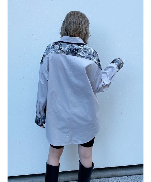 ENVYM（アンビー）の「パターンスウィッチングＳＨ（シャツ/ブラウス・レディース・ブラック/ベージュ・FREE）」の7枚目の写真