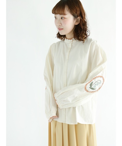 ehka sopo（エヘカソポ）の「袖刺繍ブラウス（シャツ/ブラウス・レディース・グレー/オフホワイト/キナリ・ﾌﾘ-）」の3枚目の写真