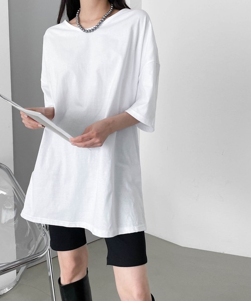 me+em select(ミームセレクト)の「Vネックビッグシルエットプルオーバー(Tシャツ/カットソー・レディース・ブラック/ベージュ/ブルー/アイボリー・FREE)」の2枚目の写真