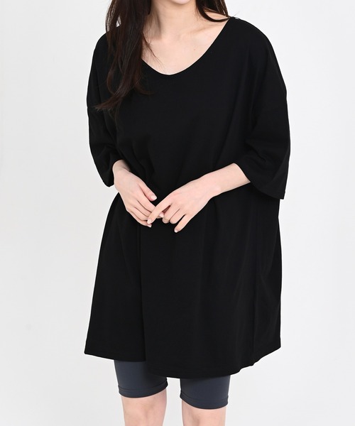 me+em select(ミームセレクト)の「Vネックビッグシルエットプルオーバー(Tシャツ/カットソー・レディース・ブラック/ベージュ/ブルー/アイボリー・FREE)」の1枚目の写真