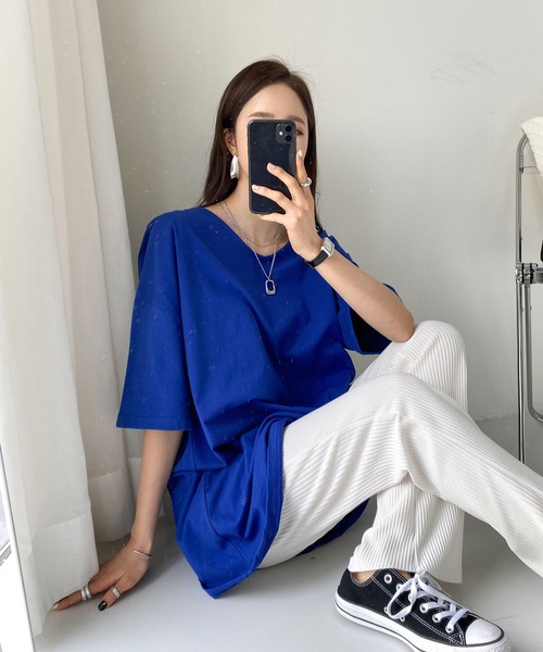 me+em select(ミームセレクト)の「Vネックビッグシルエットプルオーバー(Tシャツ/カットソー・レディース・ブラック/ベージュ/ブルー/アイボリー・FREE)」の15枚目の写真