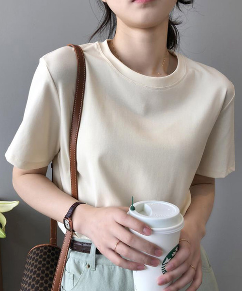 Bifrost(ビフレスト)の「ベーシッククルーネックTシャツ(Tシャツ/カットソー・レディース・ブラック/ベージュ/グレー/ピンク/オレンジ/ブルー/グリーン・F)」の3枚目の写真