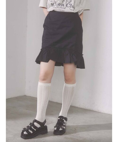 merry jenny(メリージェニー)の「フリルチノミニスカート(スカート・レディース・ブラック/ベージュ/ブルー・FREE)」の16枚目の写真