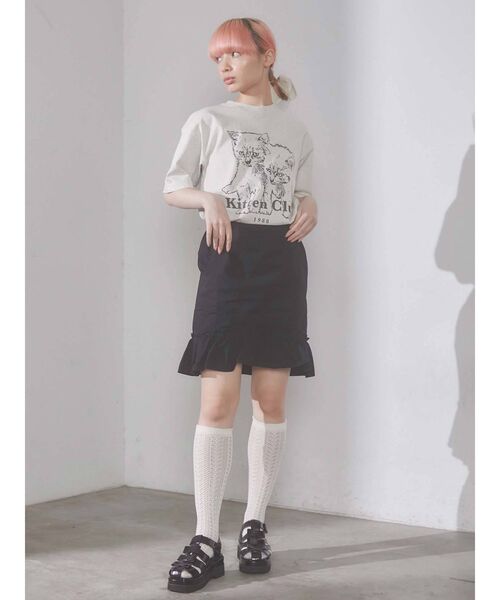 merry jenny(メリージェニー)の「フリルチノミニスカート(スカート・レディース・ブラック/ベージュ/ブルー・FREE)」の11枚目の写真