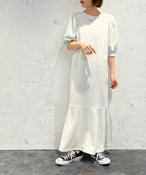 apres jour mignon(アプレジュールミニョン)の「スウェットマーメイドワンピース【ZOZOTOWN限定アイテム】(ワンピース・レディース・ブラック/ナチュラル/ライトイエロー・MEDIUM/LARGE/SMALL)」の14枚目の写真