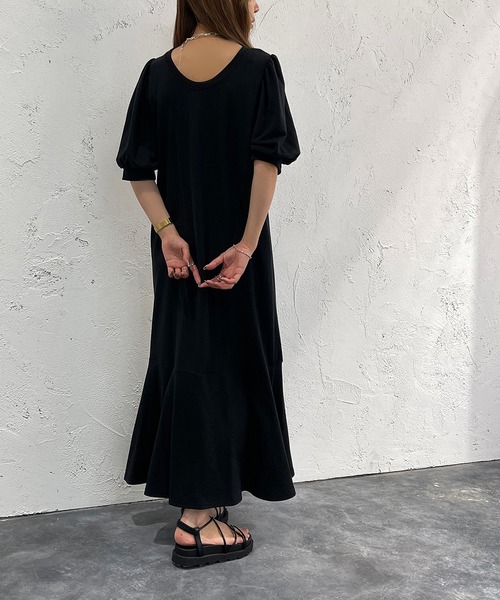 apres jour mignon(アプレジュールミニョン)の「スウェットマーメイドワンピース【ZOZOTOWN限定アイテム】(ワンピース・レディース・ブラック/ナチュラル/ライトイエロー・MEDIUM/LARGE/SMALL)」の5枚目の写真