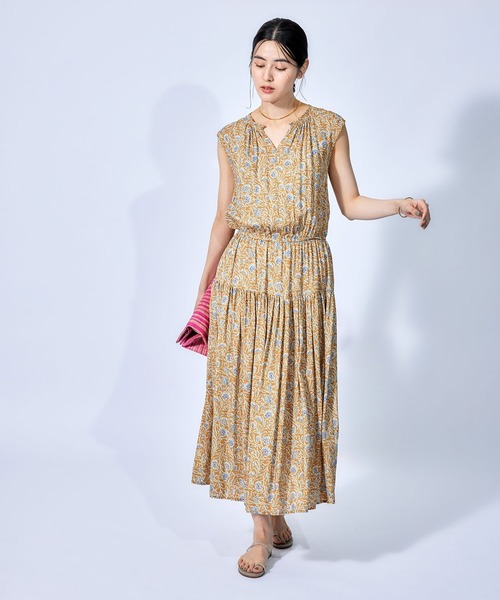 ROPE'（ロペ）の「【DEVEAUX】レーヨンラメプリントティアードワンピース（ワンピース・レディース・ベージュ系その他/グリーン系その他2・36/38）」の4枚目の写真