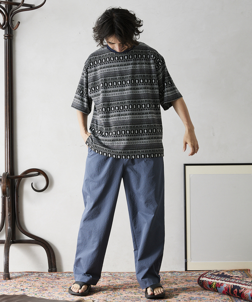 JOURNAL STANDARD relume（ジャーナルスタンダード　レリューム）の「ジャガード織り 半袖Tシャツ（Tシャツ/カットソー・メンズ・ブラック/ネイビー/グリーン/ブルー系その他・MEDIUM/LARGE）」の2枚目の写真