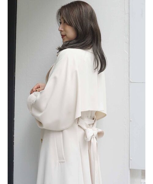 MERCURYDUO（マーキュリーデュオ）の「バックフレアトレンチコート（トレンチコート・レディース・ベージュ/アイボリー・SMALL/MEDIUM）」の5枚目の写真