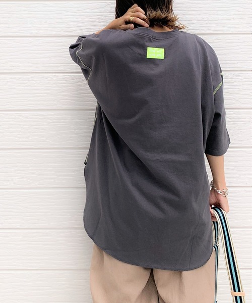 Q（キュー）の「Relax5分袖ワッペンT（Tシャツ/カットソー・レディース・チャコールグレー/アイボリー/ラベンダー・MEDIUM）」の2枚目の写真