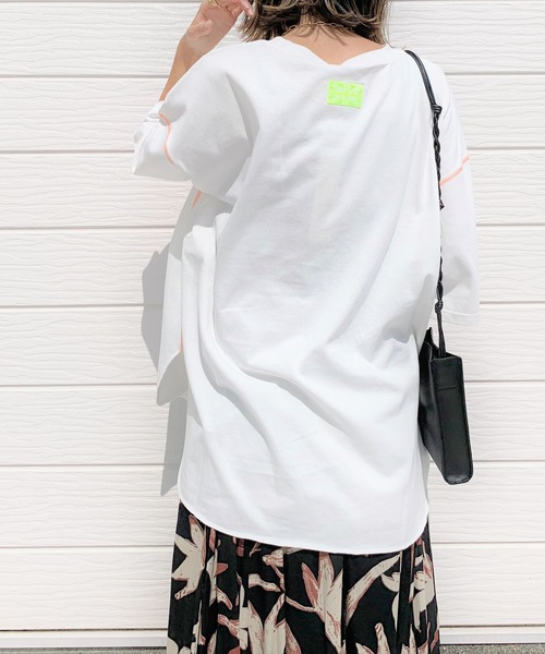 Q（キュー）の「Relax5分袖ワッペンT（Tシャツ/カットソー・レディース・チャコールグレー/アイボリー/ラベンダー・MEDIUM）」の9枚目の写真