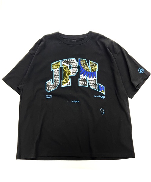 moyan ecri(モヤン エクリ)の「<moyan ecri>JPN パッチ刺繍ワンポイント オーバーサイズTシャツ【アフリカンファブリック】(Tシャツ/カットソー・レディース・ブラック×ピンク/ブラック×イエロー/ホワイト×レッド/ホワイト×ネイビー/ブラック×ブルー/ホワイト×エメラルドグリーン・FREE)」の5枚目の写真