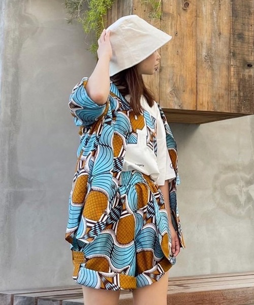 moyan ecri(モヤン エクリ)の「<moyan ecri>JPN パッチ刺繍ワンポイント オーバーサイズTシャツ【アフリカンファブリック】(Tシャツ/カットソー・レディース・ブラック×ピンク/ブラック×イエロー/ホワイト×レッド/ホワイト×ネイビー/ブラック×ブルー/ホワイト×エメラルドグリーン・FREE)」の19枚目の写真