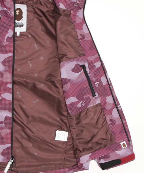 A BATHING APE(アベイシングエイプ)の「GRID CAMO HOODIE JACKET L(マウンテンパーカー・レディース・ブラック/バーガンディー・SMALL/X-SMALL)」の13枚目の写真
