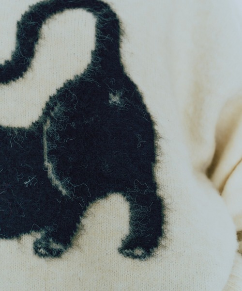 manana suerte（マニャーナスエルテ）の「CATモチーフボリュームスリーブニット（ニット/セーター・レディース・ブラック/レッド/オフホワイト・FREE）」の9枚目の写真