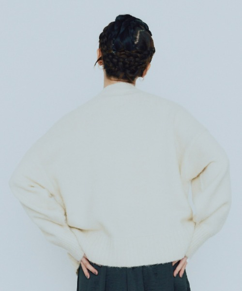 manana suerte（マニャーナスエルテ）の「CATモチーフボリュームスリーブニット（ニット/セーター・レディース・ブラック/レッド/オフホワイト・FREE）」の8枚目の写真