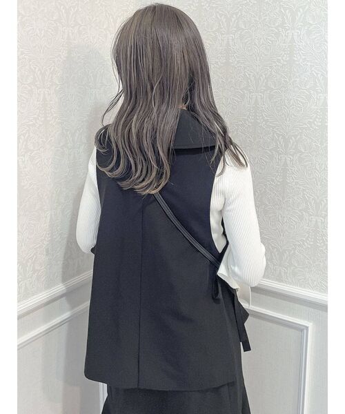 dazzlin（ダズリン）の「サイドリボンシングルジレ（ベスト・レディース・ブラック/モカ・FREE）」の13枚目の写真