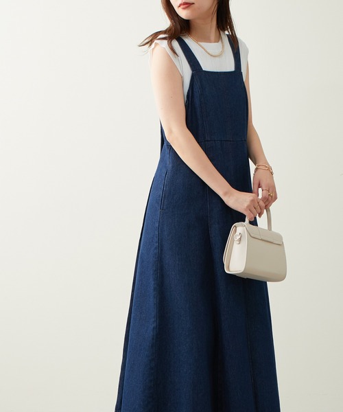 natural couture（ナチュラルクチュール）の「2022AW/セットアップ着用可/タックプリーツデニムジャンバースカート（ジャンパースカート・レディース・ブラック/インディゴブルー/ブラウン・FREE）」の7枚目の写真