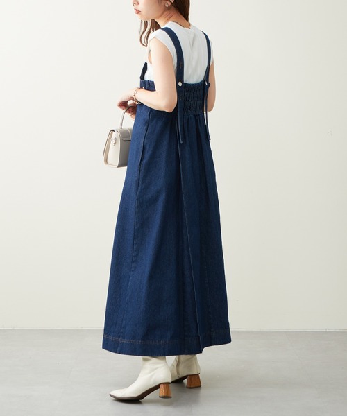 natural couture（ナチュラルクチュール）の「2022AW/セットアップ着用可/タックプリーツデニムジャンバースカート（ジャンパースカート・レディース・ブラック/インディゴブルー/ブラウン・FREE）」の6枚目の写真