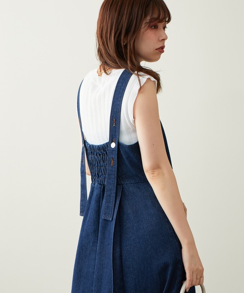 natural couture（ナチュラルクチュール）の「2022AW/セットアップ着用可/タックプリーツデニムジャンバースカート（ジャンパースカート・レディース・ブラック/インディゴブルー/ブラウン・FREE）」の9枚目の写真