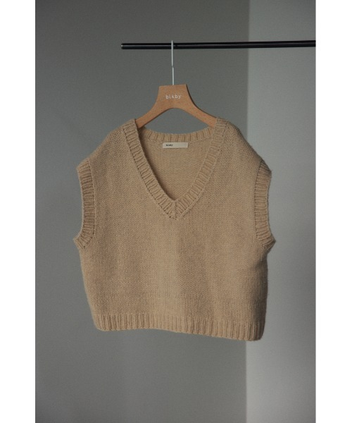BLACK BY MOUSSY(ブラックバイマウジー)の「wide short knit vest(ワイドショートニットベスト)(ベスト・レディース・ブラック/ブルー/アイボリー・FREE)」の17枚目の写真