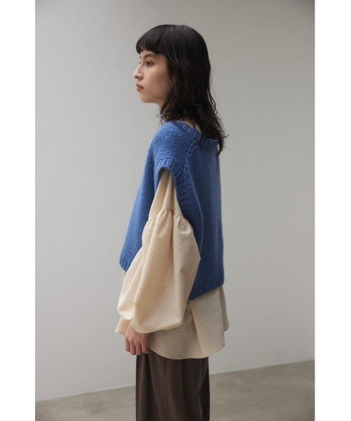 BLACK BY MOUSSY(ブラックバイマウジー)の「wide short knit vest(ワイドショートニットベスト)(ベスト・レディース・ブラック/ブルー/アイボリー・FREE)」の15枚目の写真
