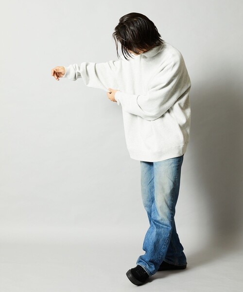 FREAK'S STORE(フリークスストア)の「WEB限定 12oz ヘビーウェイト ビッグシルエット タートルネックスウェット/プルオーバー(スウェット・メンズ・ブラック/アッシュグレー/ナチュラル/グレイッシュベージュ/ダークグリーン/ネイビー・SMALL/MEDIUM/LARGE)」の16枚目の写真