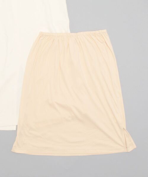 ADAM ET ROPE'(アダムエロペ)の「【SET】ニットビスチェ付きワンピース(ワンピース・レディース・ブラック/キナリ・FREE)」の4枚目の写真