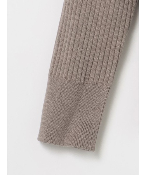 Perfect Suit FActory（パーフェクトスーツファクトリー）の「パールボタンつきリブニット（ニット/セーター・レディース・グリーン/ベージュ/ブルー・L/M/S）」の7枚目の写真