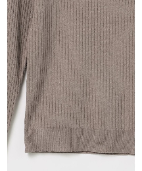 Perfect Suit FActory（パーフェクトスーツファクトリー）の「パールボタンつきリブニット（ニット/セーター・レディース・グリーン/ベージュ/ブルー・L/M/S）」の8枚目の写真