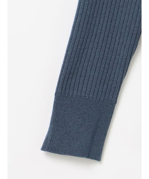 Perfect Suit FActory（パーフェクトスーツファクトリー）の「パールボタンつきリブニット（ニット/セーター・レディース・グリーン/ベージュ/ブルー・L/M/S）」の20枚目の写真